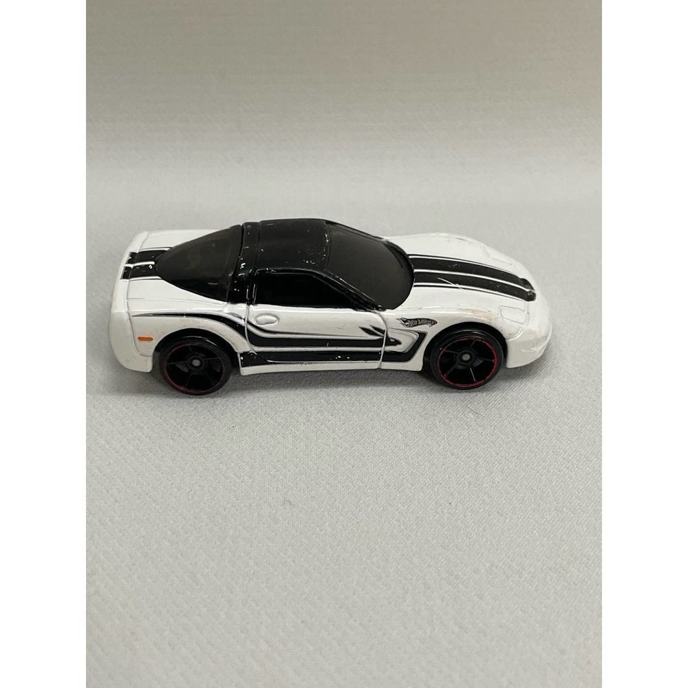 Hot Wheels 97 Chevrolet White Black Bunny Stripe 2010 Easter Pack Target RARE